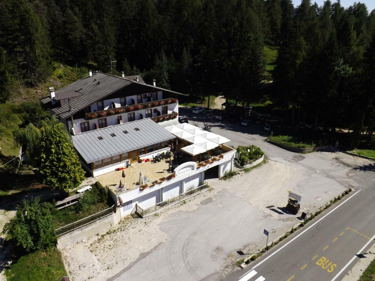 Laugen Cafe, Pizza, B&B San Felice  Buitenkant foto