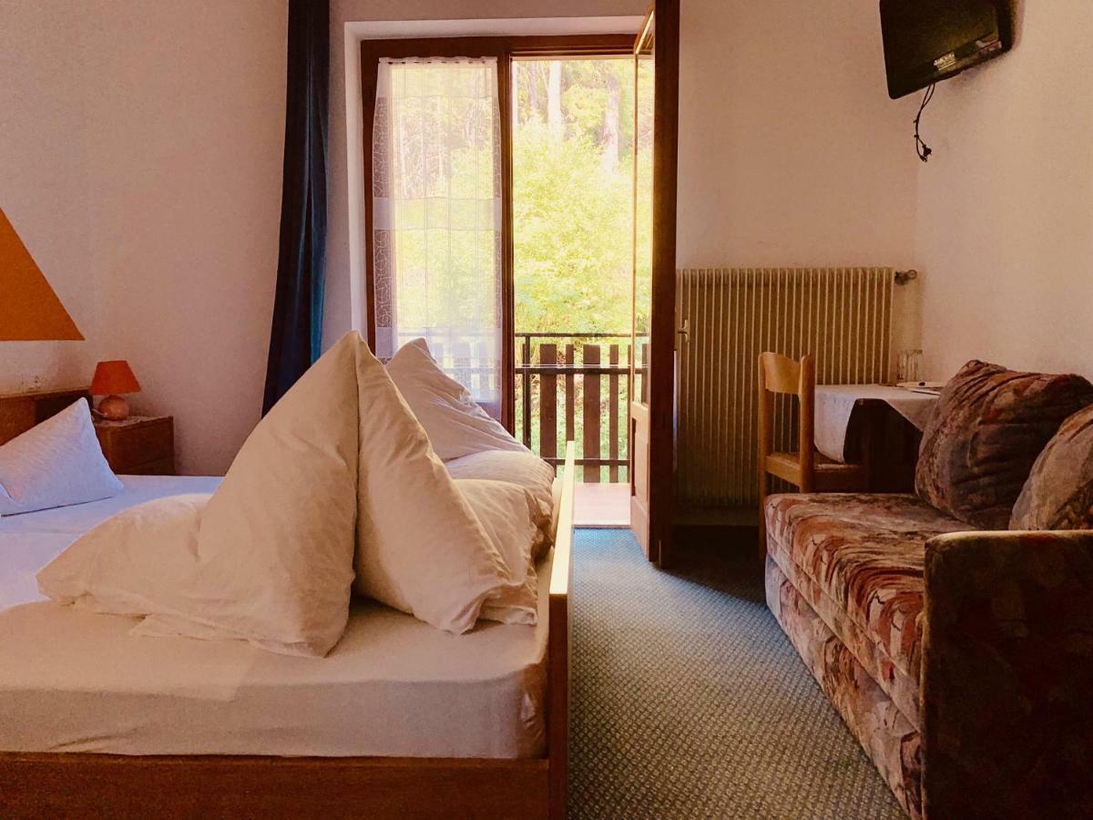 Laugen Cafe, Pizza, B&B San Felice  Buitenkant foto
